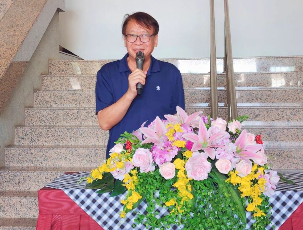 ▲中華娛樂文創產業發展協會理事長辛澎祥致詞時表達對此次跨海到金門舉辦會員聯展,顯得意義重大。(圖/詹佳綺 攝)