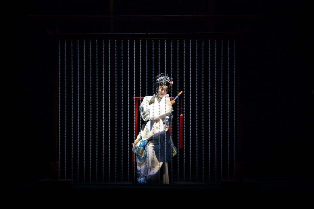 ▲國光劇團「鳳姐與二尤」營造濃郁戲劇張力,開啟表演藝術新的視野。(圖/國光劇團 提供)