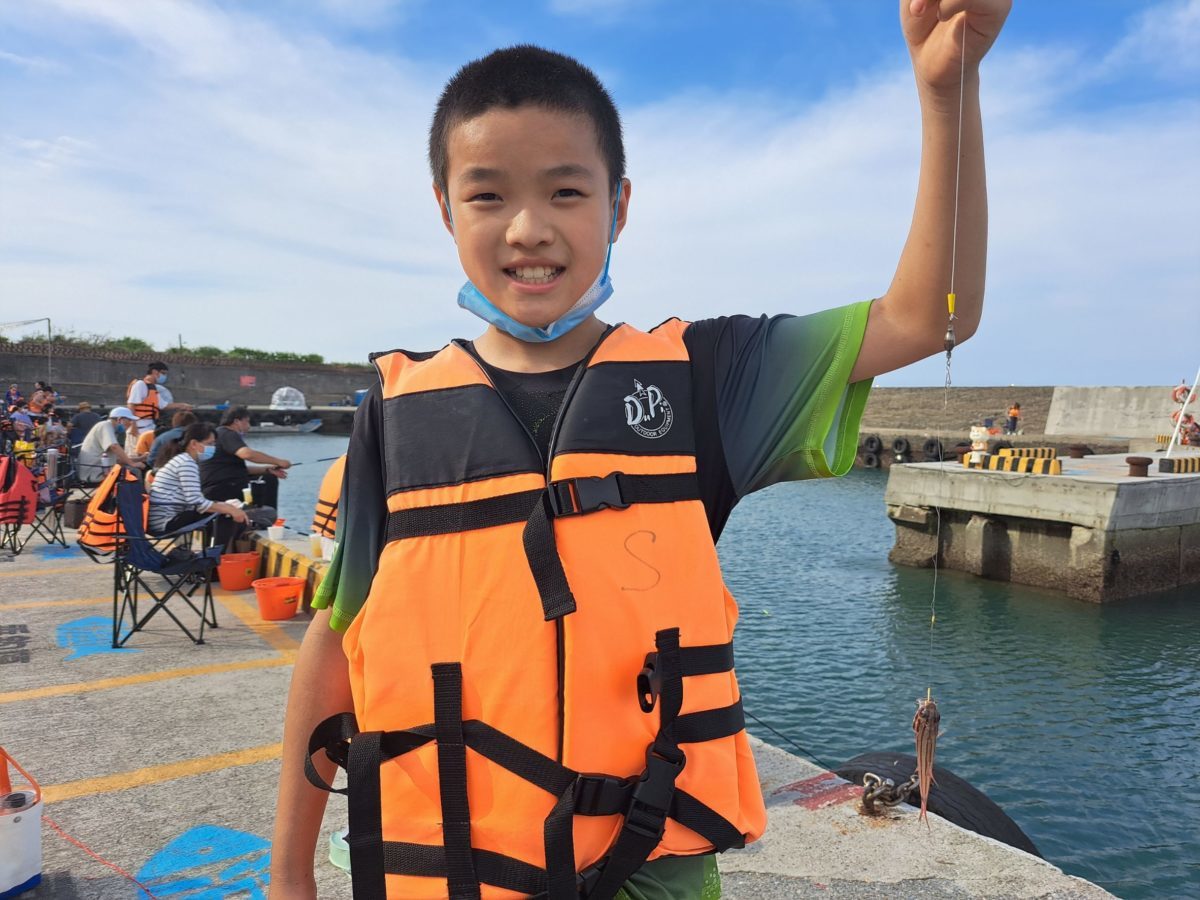 漁港邀民眾化身海洋動物遊行體驗釣魚樂趣