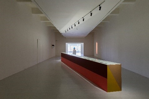 「« CdV » - 饒加恩個展」展場圖,2023,圖像由臺北市立美術館提供。