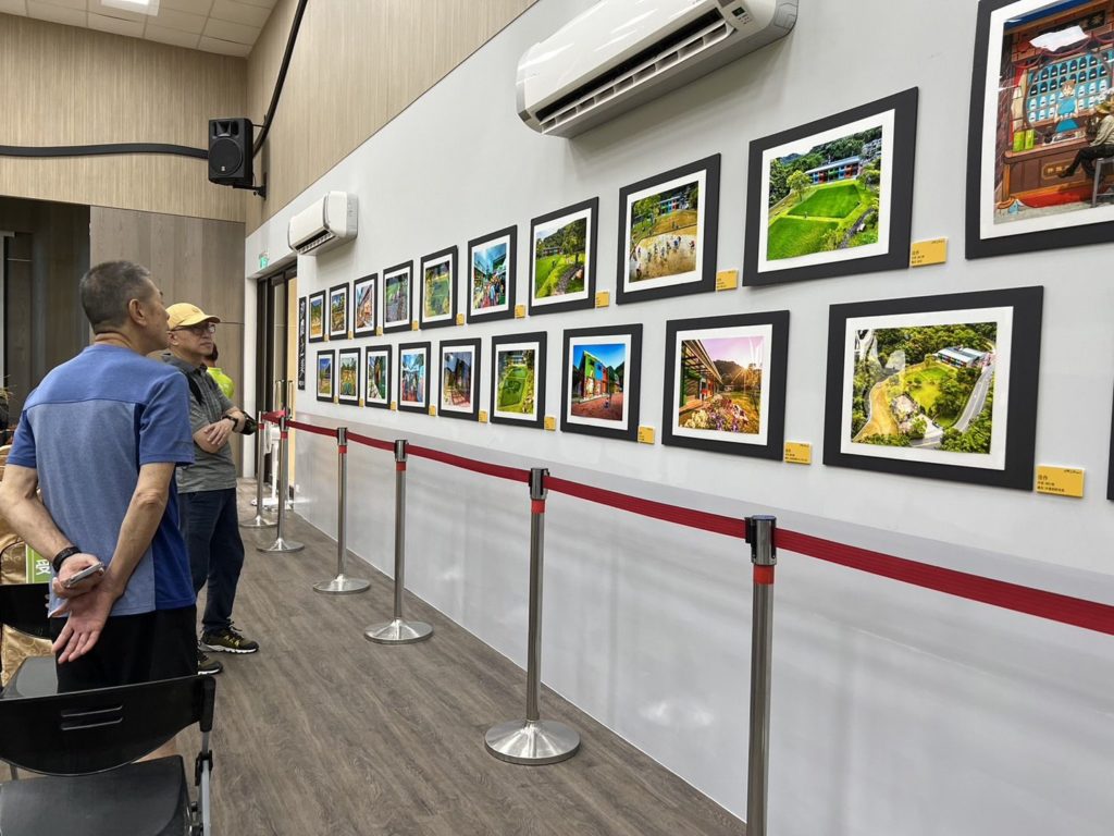 ▲汐農之美的攝影作品展出讓農民與民眾樂於觀賞。(圖/新北農業局 提供)