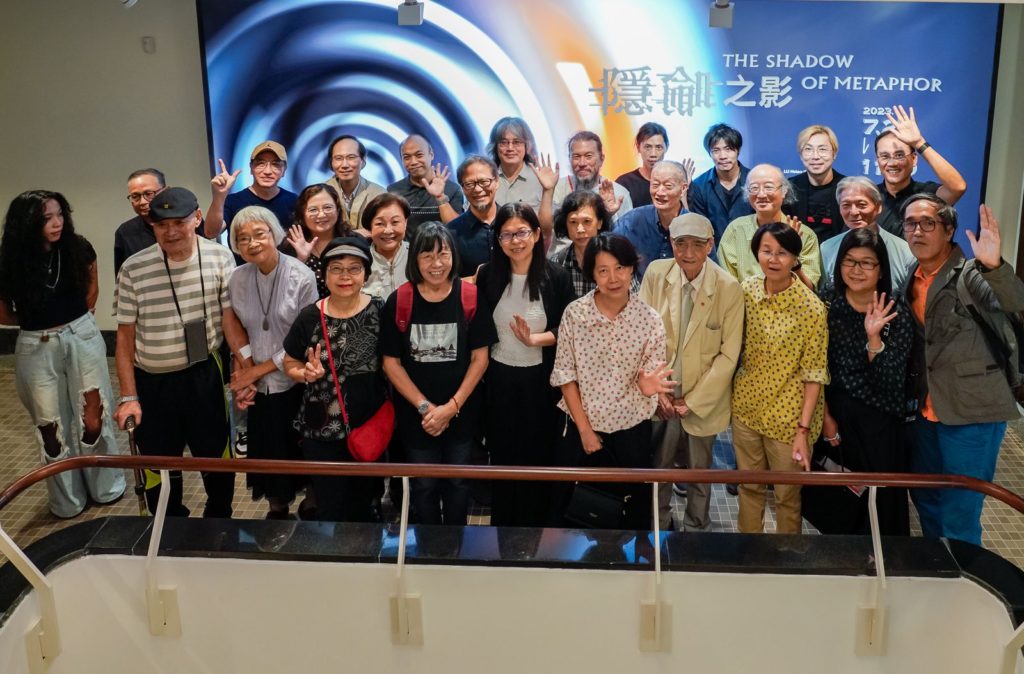 ▲出席展覽開幕活動的攝影家們開心合影留念。(圖/國美館 提供)