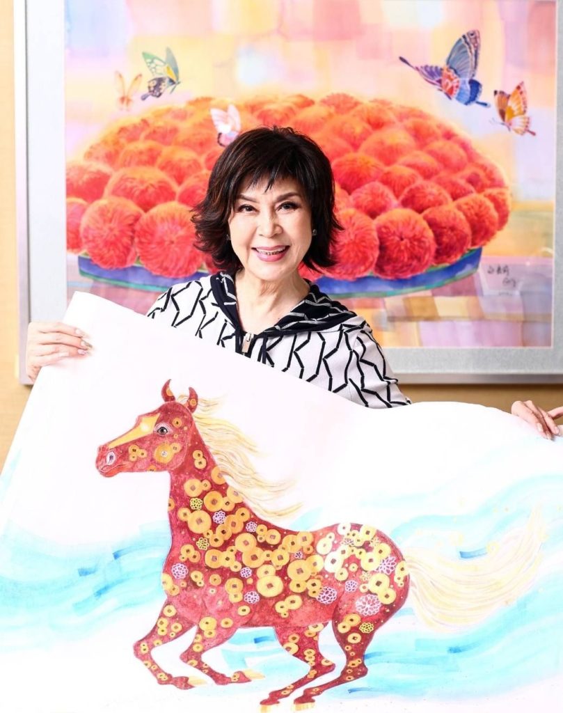 ▲白嘉莉將錢幣畫在馬的身上象徵著「馬上就有錢」的意喻。(圖/白嘉莉 提供)