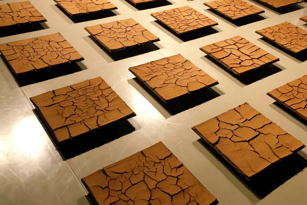 顏名宏作品〈大地縫隙-田日口〉。(圖/文化部文資局提供)