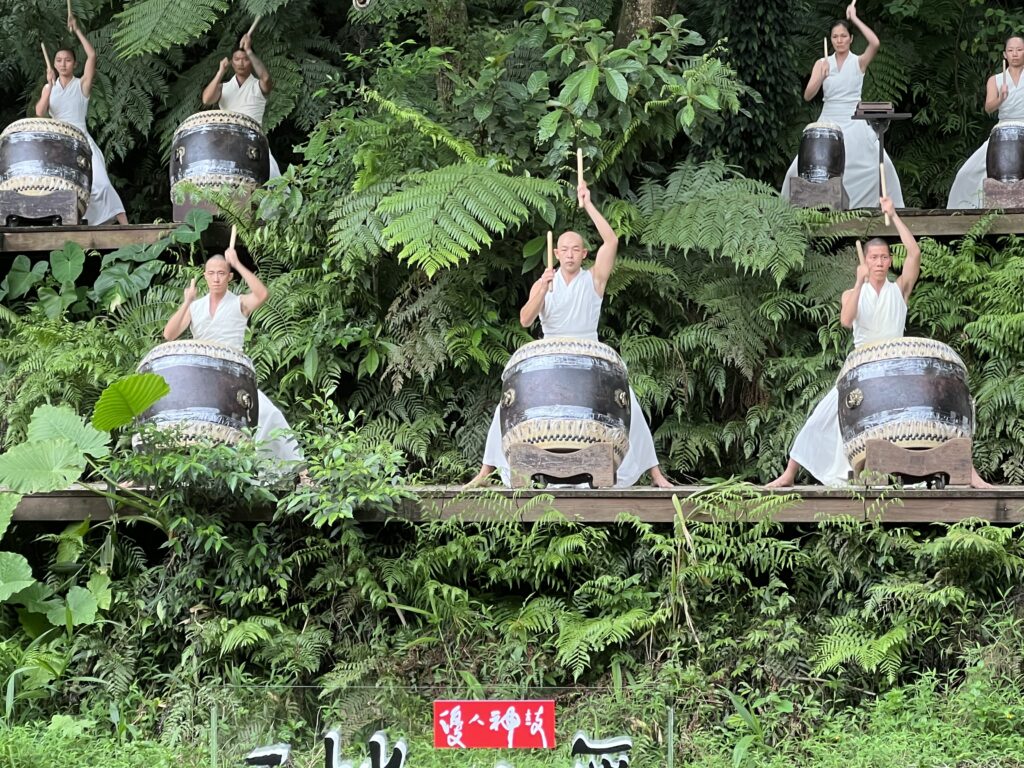 ▲優人神鼓獨特的表演風格,深具世界觀與當代美學氣韻。(記者 陳安婷/攝)