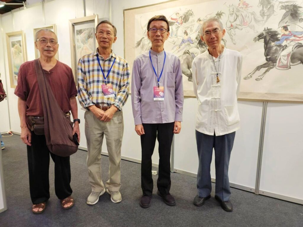 ▲知名書畫家張清宗(左起)林象元、王國昌及馬豫平,於展場開心合影留念。(記者 詹佳綺/攝)