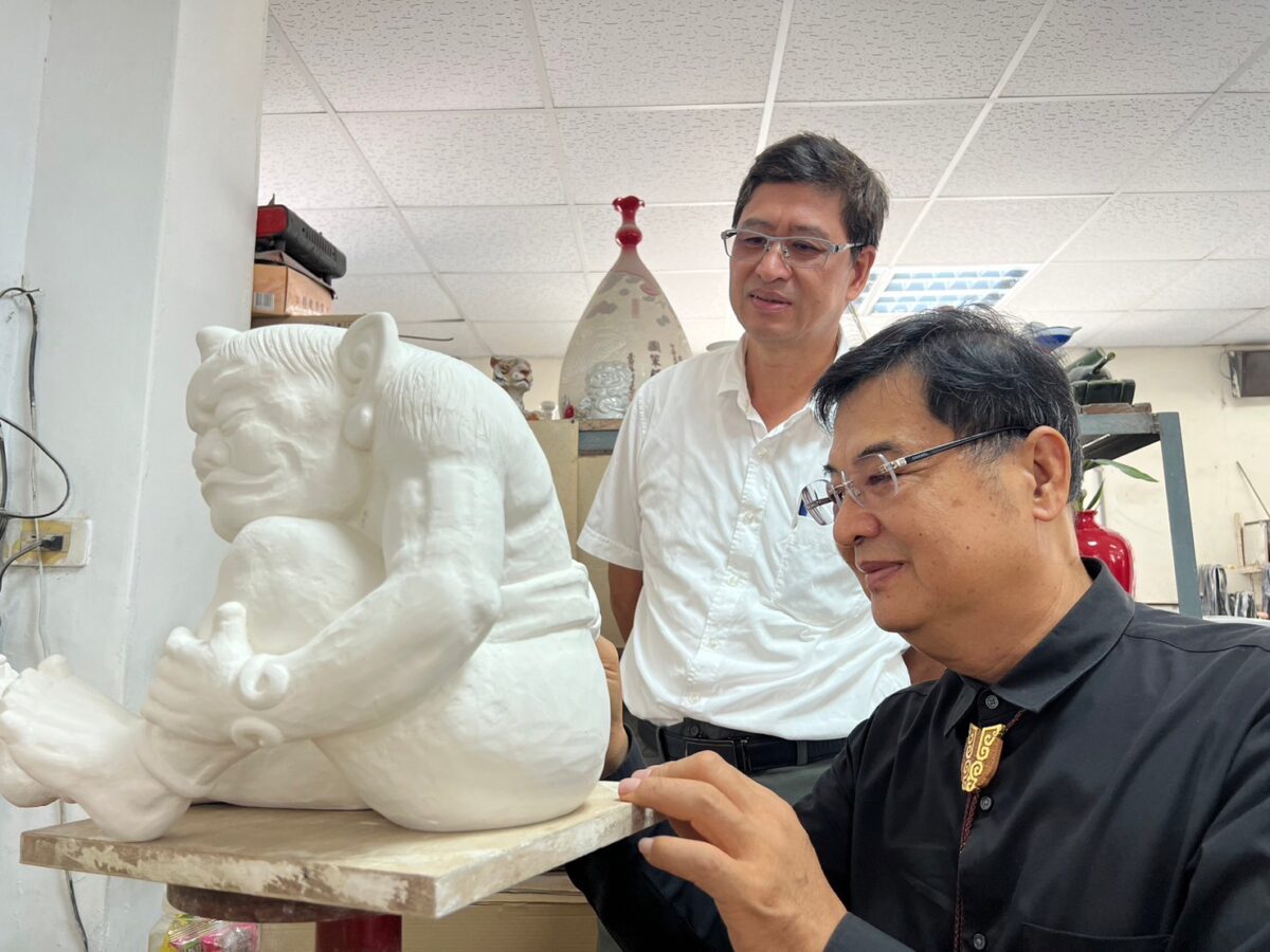 金門陶瓷廠喜迎六十廠慶   人間國寶陳啟村工藝合創   展現豐沛文化風華
