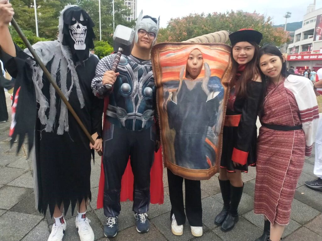 年輕朋友們發揮創意,自娛也娛人