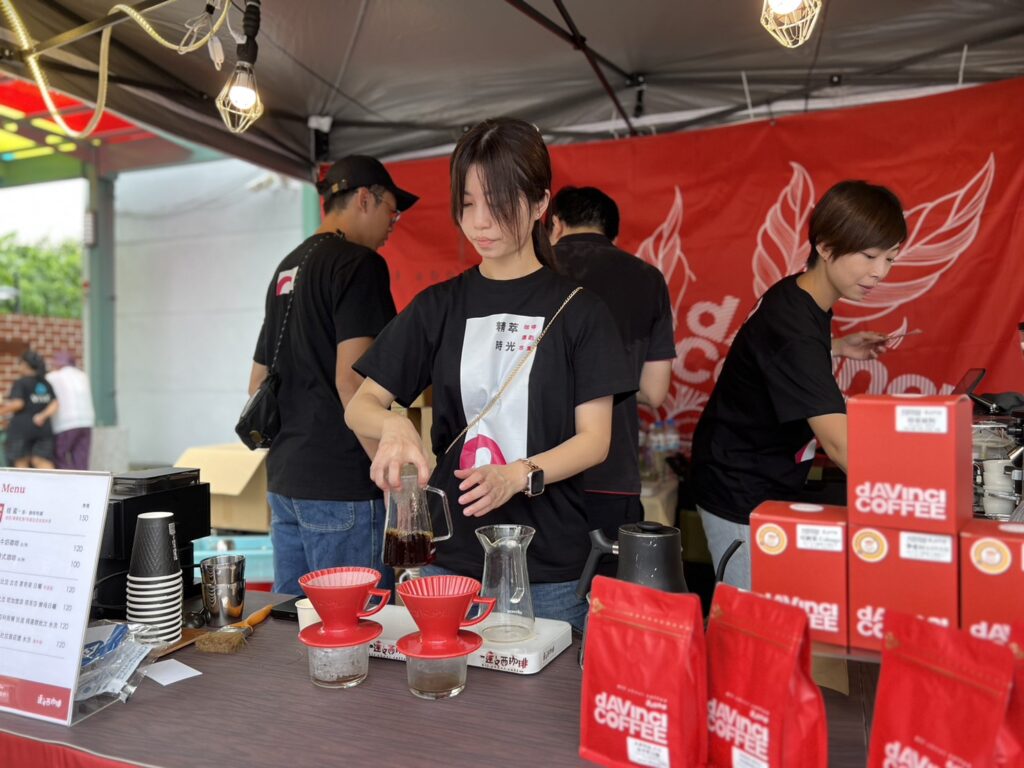 精萃時光咖啡農創市集即日起至10月22日為止，每日皆有咖啡、輕食及農特產品，喜愛咖啡的朋友絕對不能錯過。（圖/新北市農業局提供）