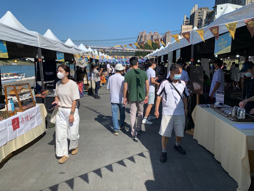 ▲精萃時光咖啡農創市集引起民眾熱烈參與。（圖/新北農業局 提供）
