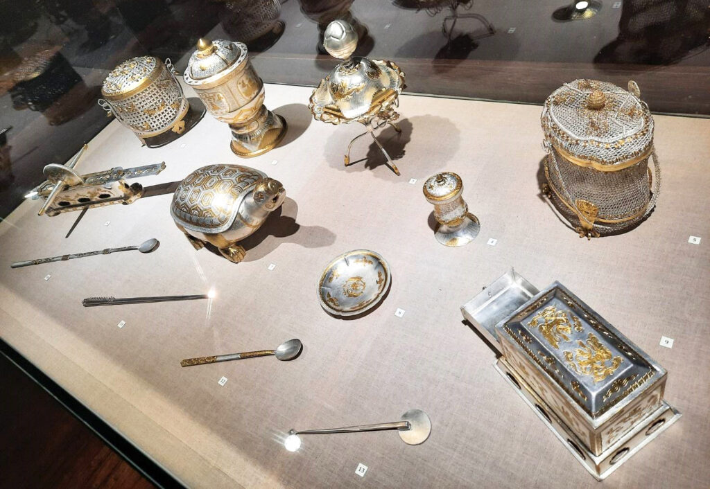 精緻華美的唐代宮廷茶器象徵著巧奪天工的「人造之器」。(圖/茶博館提供)