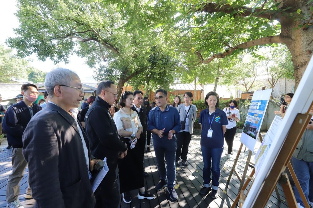 ▲台北市文化局及文資單位為立法院教文會及文化部長史哲(左二)進行簡報。(圖/文化部 提供)