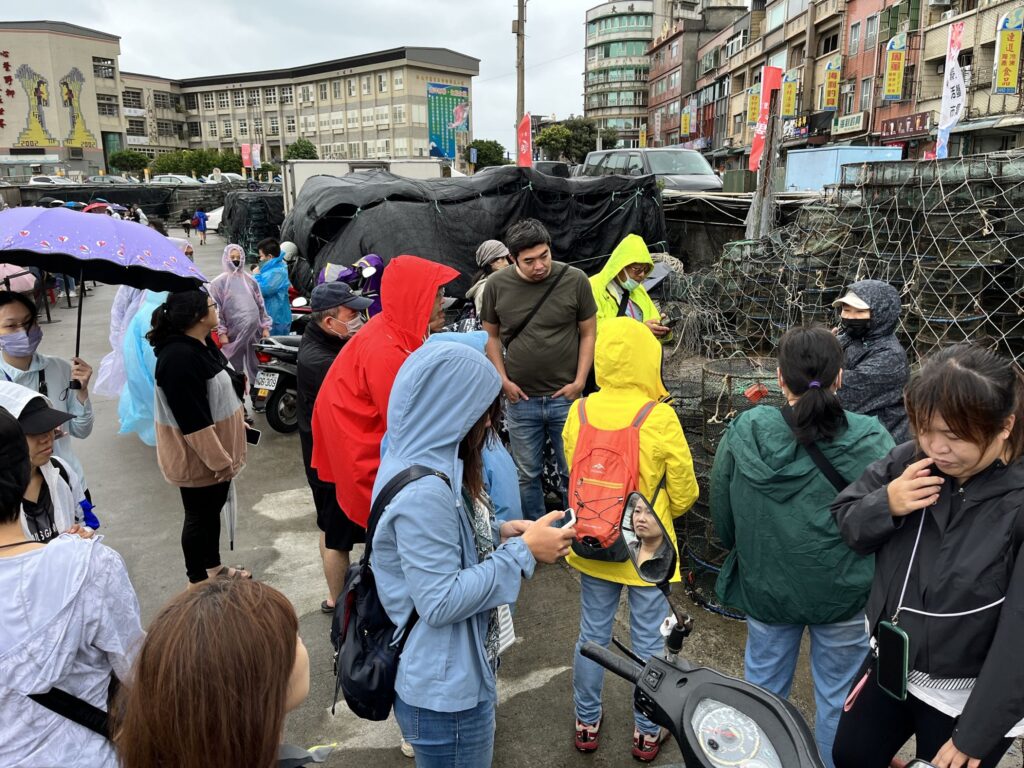 ▲每到假日,野柳漁港處處都是人群。(圖/新北漁業處 提供)