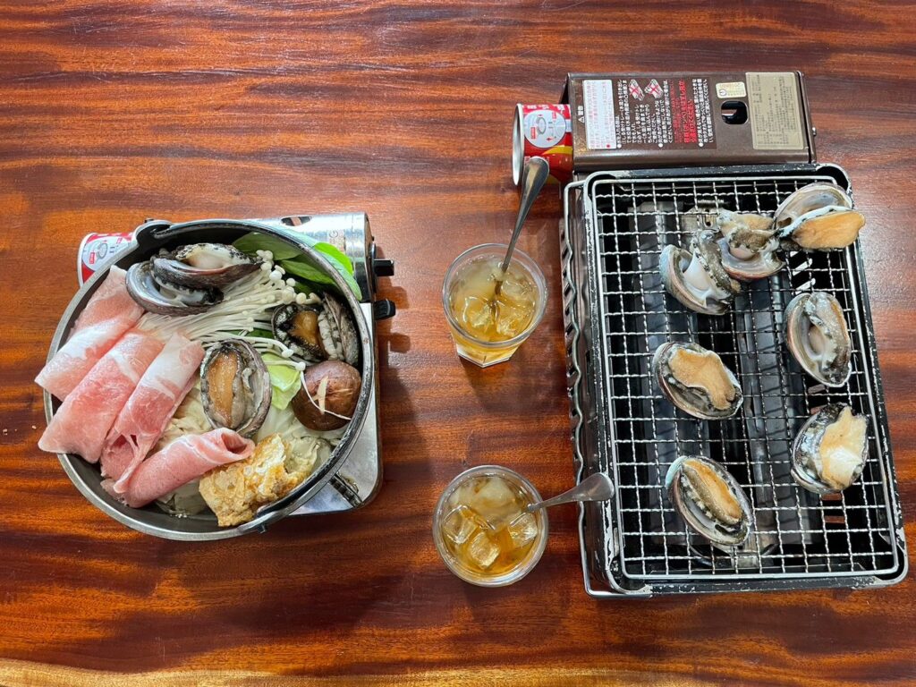 ▲貢寮鮑火鍋料理的美味讓民眾趨之若鶩。（圖/新北市漁業處 提供）