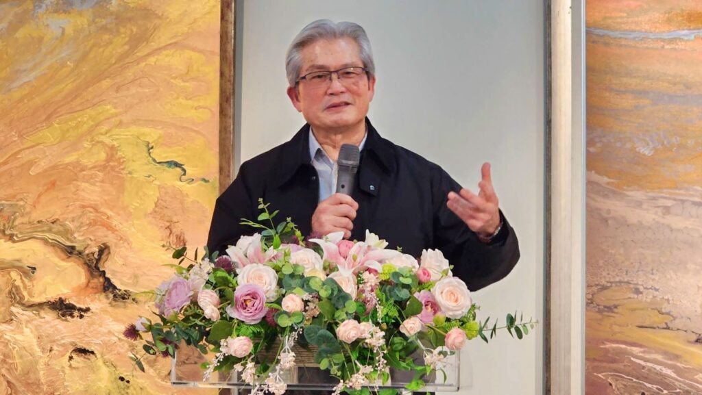 ▲臺北市藝文推廣處處長林信耀,致詞時表達對蔡玉葉老師不同時期的創作內涵與豐沛面貌的推崇。(記者 辛澎祥/攝)