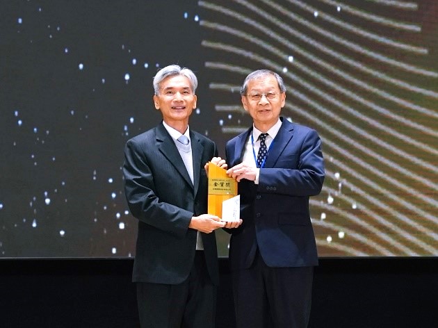 中鋼榮獲環境部「資源循環績優企業」最高榮譽金質獎