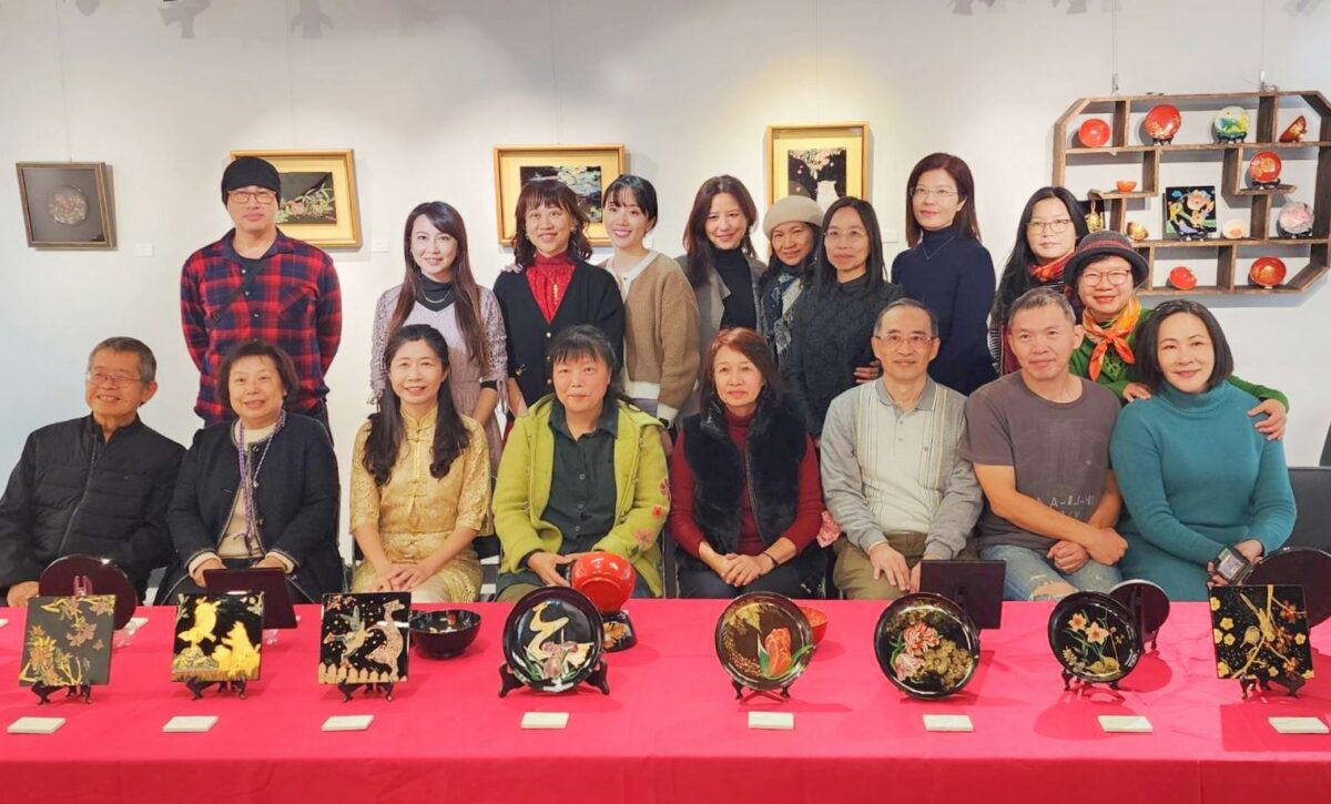 金蒔之繪   視野陶醉  台師大美術系在漆畫的視覺與心靈盛宴中  探索神秘與華貴