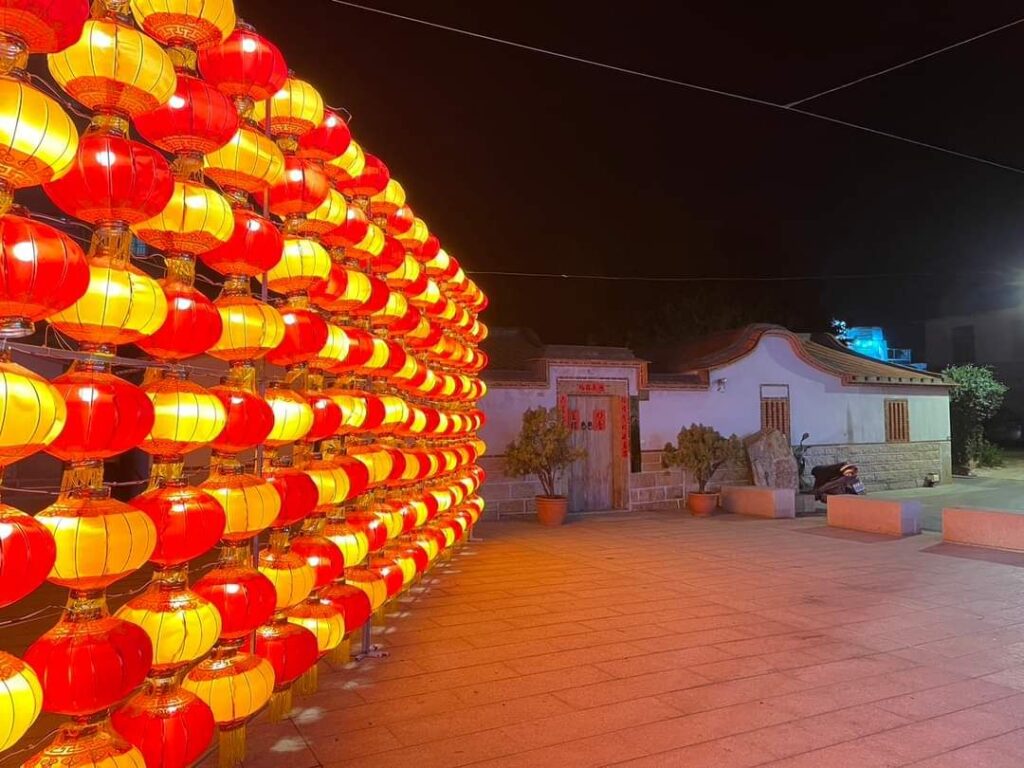 ▲金門歡渡元宵節,在燈會上處處可見大紅喜氣燈籠。(圖/金門文化局 提供)