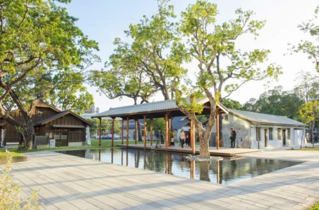 ▲國漫園區中的鏡湖,極具視覺感與文創景觀。(圖/文化部 提供)