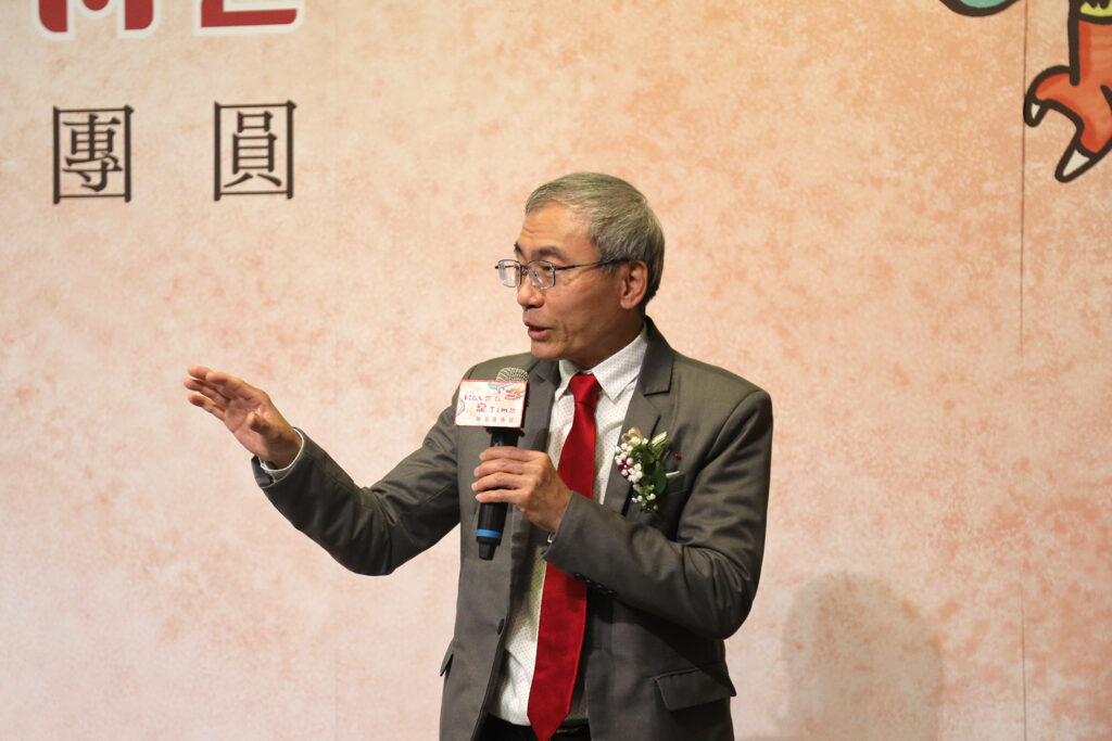▲文化部文資局局長陳濟民致詞時表達寫春聯是逢年過節的傳統應景活動。(圖/文資局 提供)