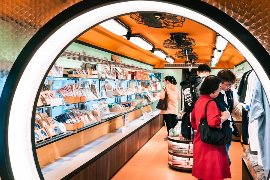 ▲園區的文創小店格外吸引人。(圖/臺鐵公司 提供)