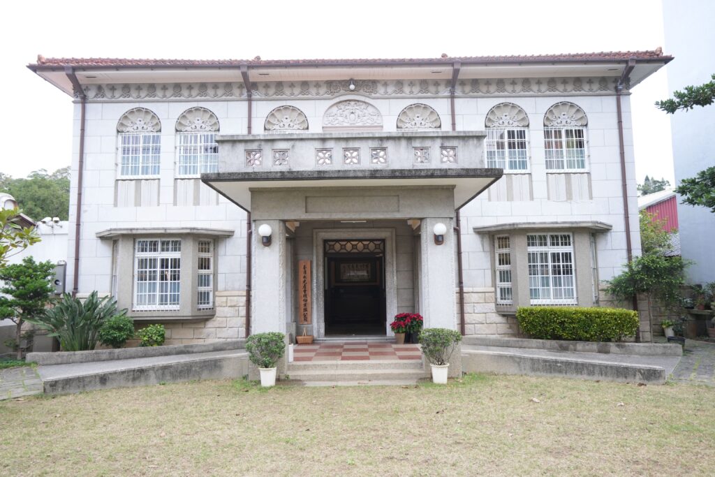▲「112年度古蹟歷史建築紀念建築管理維護評鑑」管理維護優良個案「姜阿新洋樓」。(圖/文資局 提供)