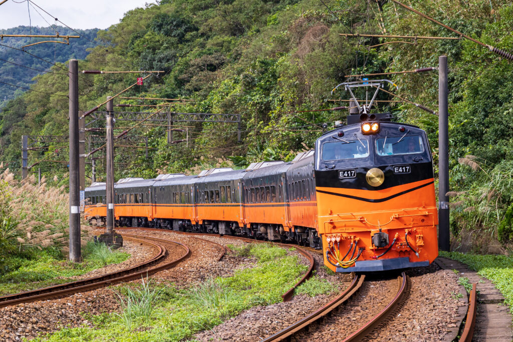 ▲臺鐵「鳴日廚房號」為臺鐵最新美學列車。（圖/臺鐡公司 提供）