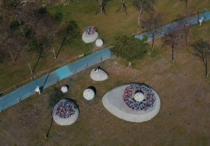 第二名《中央公園陪你一起》空拍公共藝術《水湳種籽花園》。（圖/文化局提供） 
