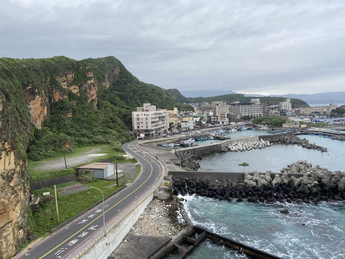 週末怡情散心   來新北漁港啖海味賞奇岩