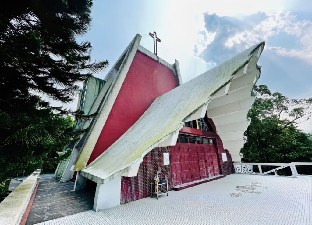 ▲新店花園新城的建築為知名建築師修澤蘭所設計。(圖/國父紀念館 提供)