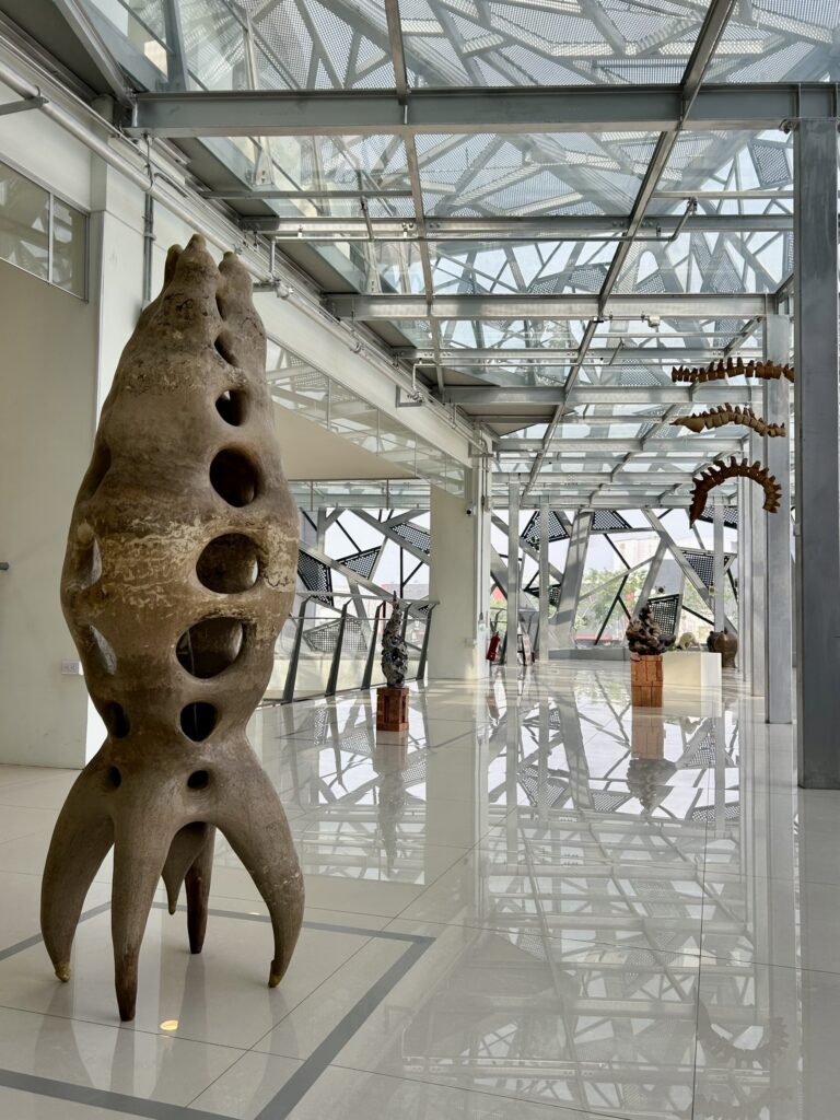 南應大美術系2024「大川頁」展,呈現年輕學子創作能量。(圖/臺南市文化局提供)