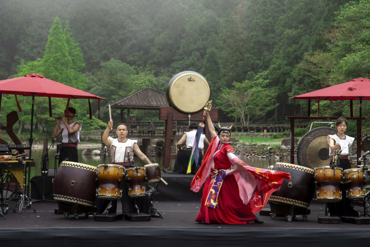 2024明池水劇場「池中劍III-神魔之界」山水音樂劇   探索奇幻未知領域