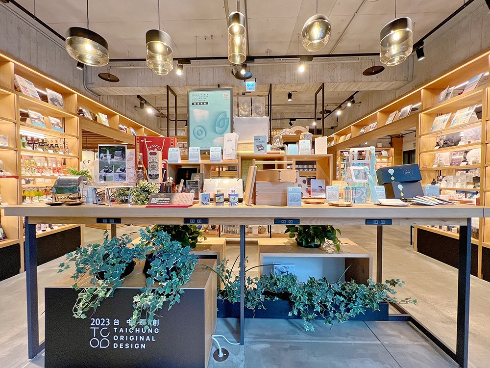 2023TCOD台中原創選品在TSUTAYA_BOOKSTORE展售。(圖/文化局提供)