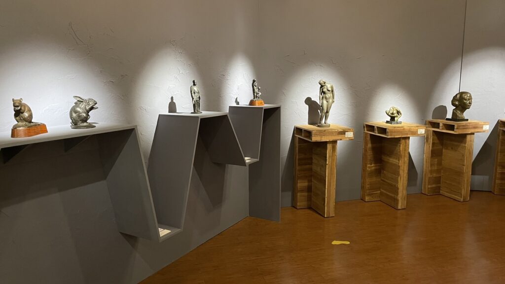 ▲李梅樹紀念館所展出的雕塑作品,令人眼前為之一亮。(圖/李景文 提供)