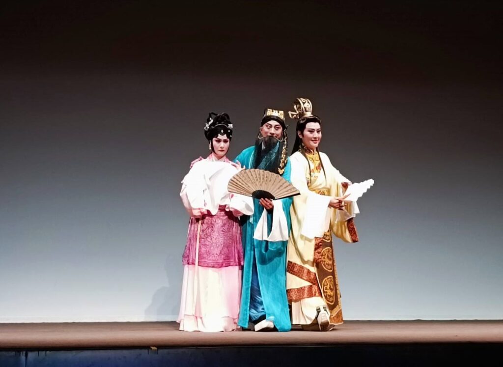 (左起)當家花旦蕭揚玲飾演田氏、國光劇團當家老生盛鑑飾莊周、豫劇王子劉建華飾演楚王孫。(記者 陳安婷/攝)