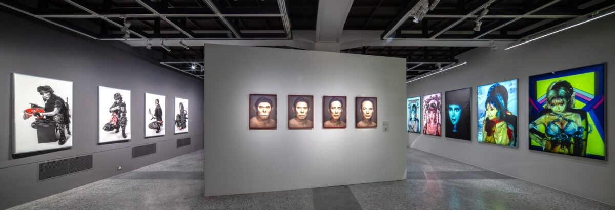 凝視百年來的藝術家身影   「多重鏡像中的自我身影」展開幕