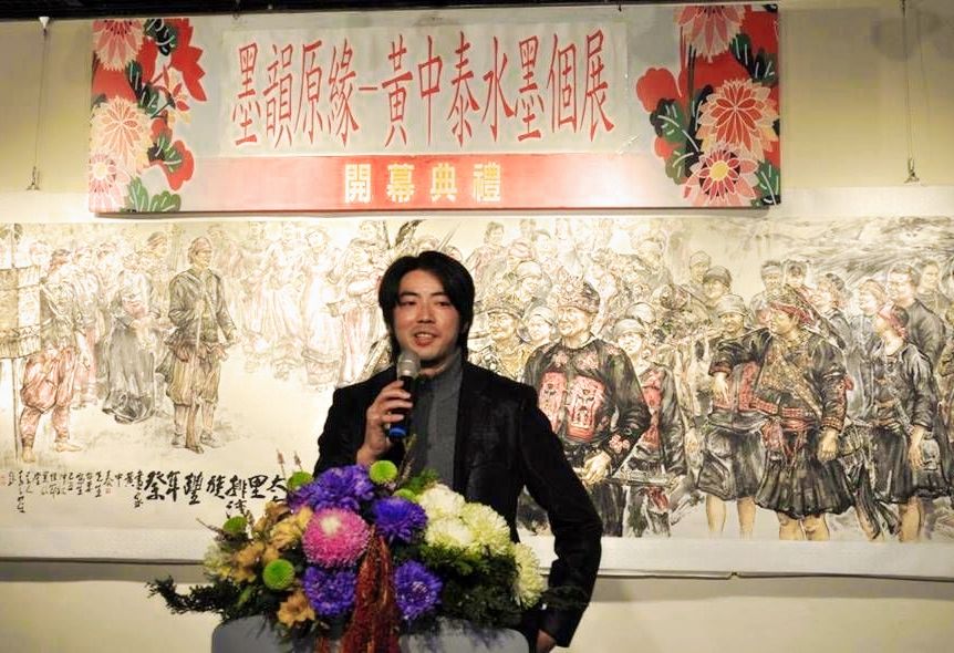 ▲刻畫原民人物深邃有情的黃中泰,在每次的個展都有其特殊的藝術才情。(圖/黃中泰 提供)