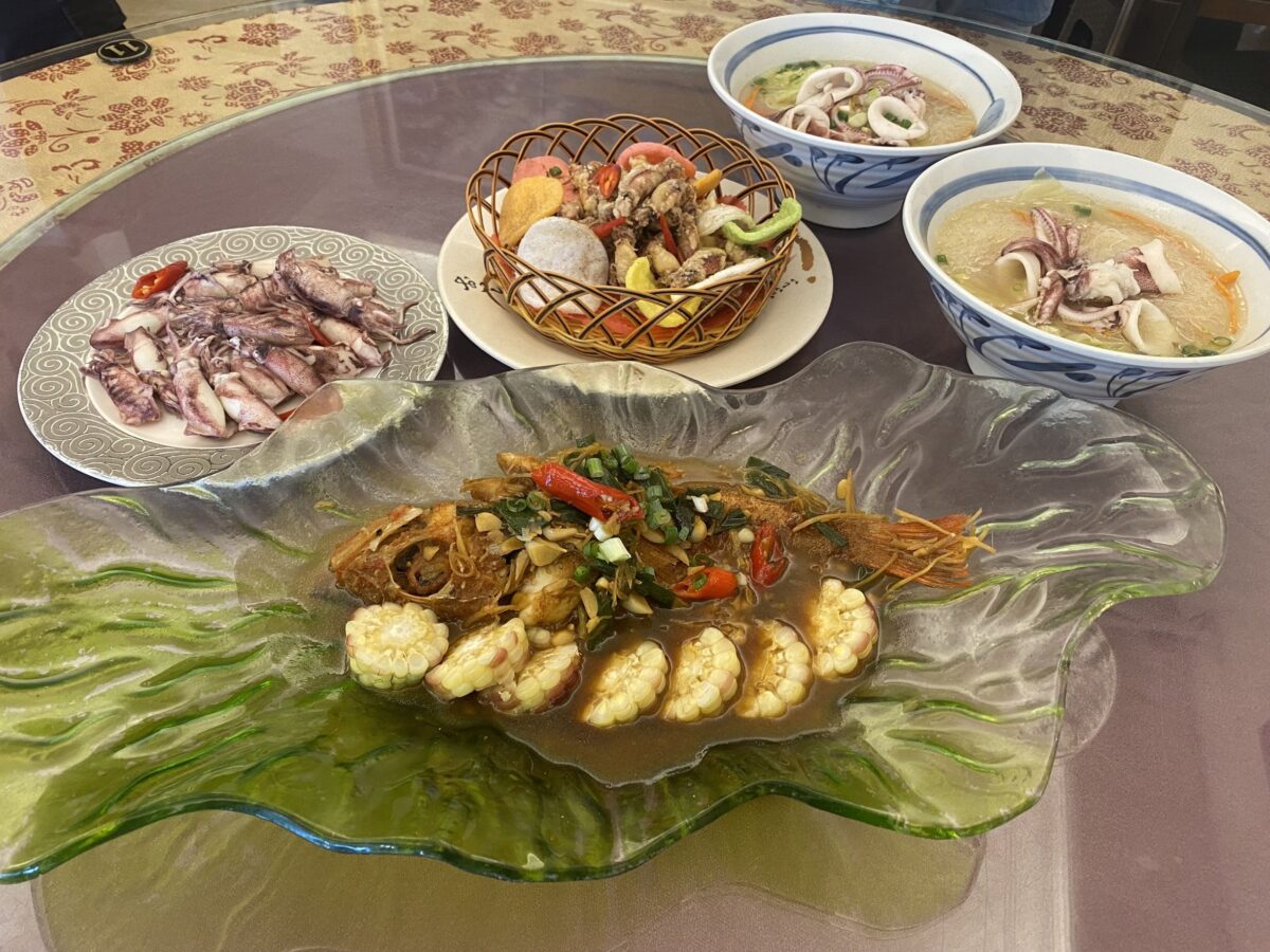 夏天吃小卷   尚青的海味美食就在深澳漁港