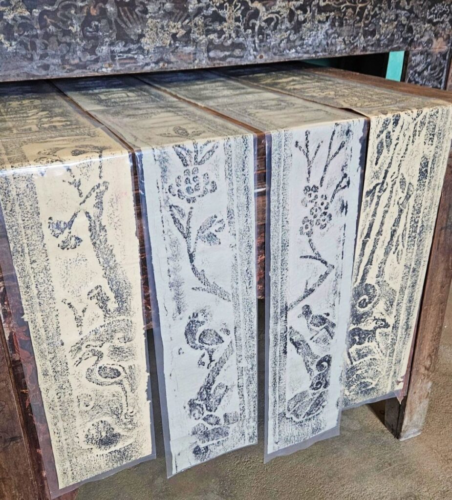 ▲具文史考究價值的石雕版畫工藝,受到文史與文資界的高度重視。(圖/南美館 提供)