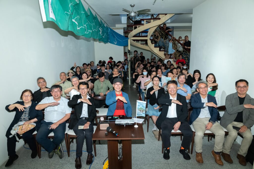 「我們從河而來」臺北發表會暨溪流開蓋論壇大合照 。（圖/文化局提供）