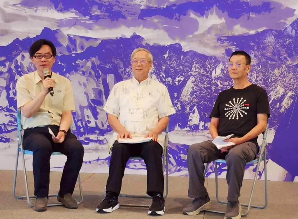 ▲白適銘教授（左起）蘇友泉教授及徐慶東老師，則從林永發教授的創作風格做多角度剖析，讓70個展更具正向意義。（記者 辛澎祥/攝）