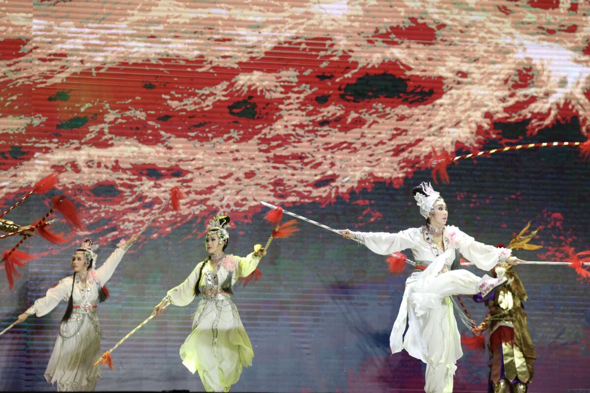 庄頭劇場登場   明華園戲劇總團《超炫白蛇傳》端午應景上演