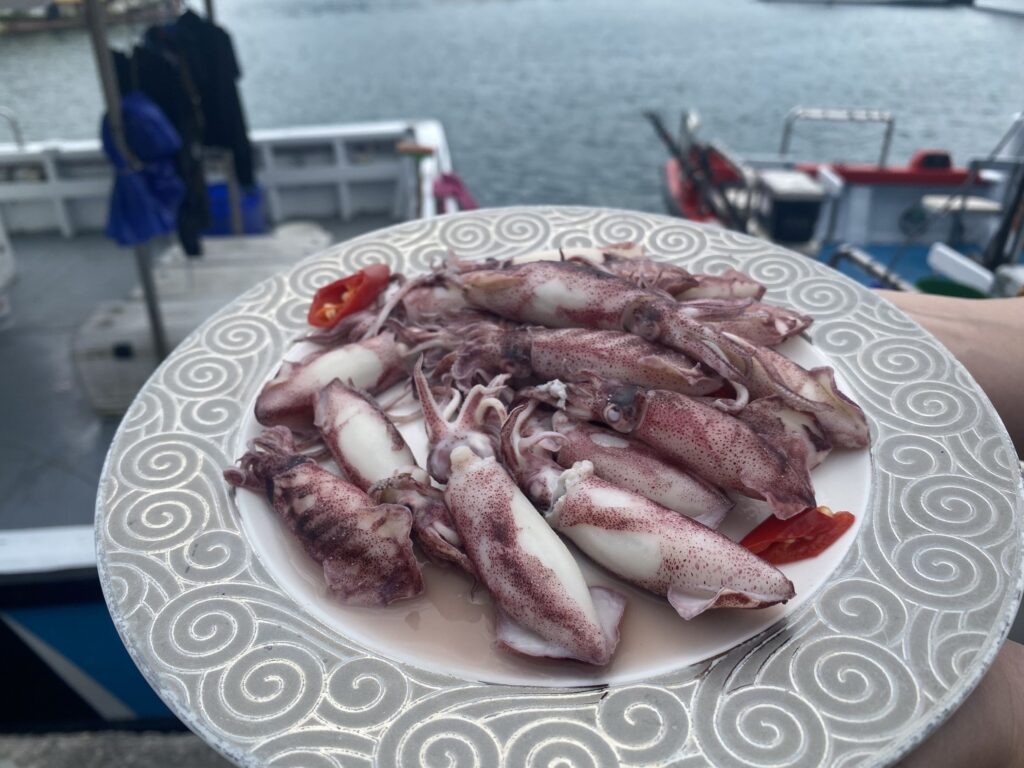 ▲夏天吃小卷可謂平民美食。（圖/新北市漁業處 提供）