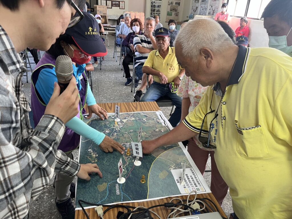 ▲在新北五股五龍活動中心參加講習的民眾絡繹不絕。(圖/新北市農業局 提供)