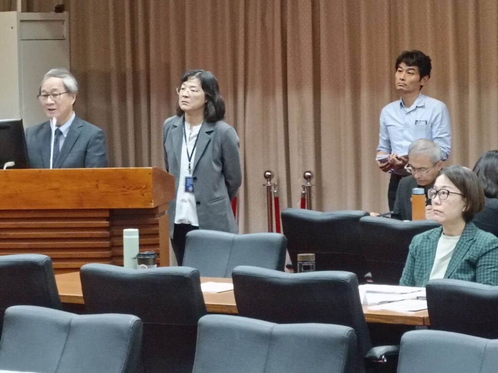 ▲文化部長李遠（左）在立院提出文資業務報告並接受備詢。（記者 辛澎祥/攝）