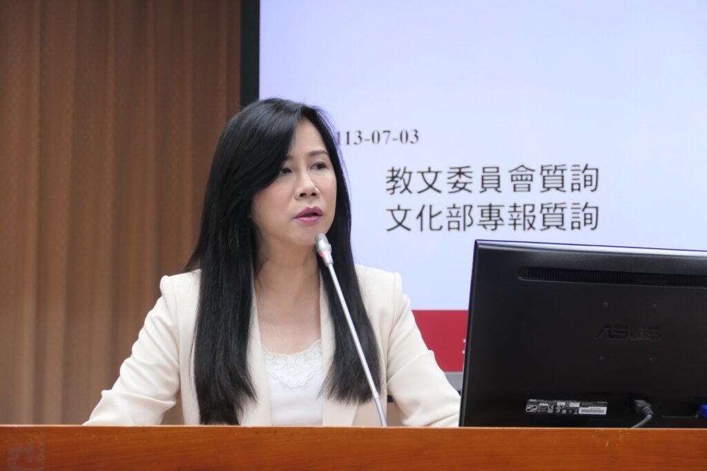 ▲立委萬美玲嚴厲抨擊金曲獎頒獎典禮的缺失，並對轉播單位台視表達強烈不滿。（記者 辛澎祥/攝）