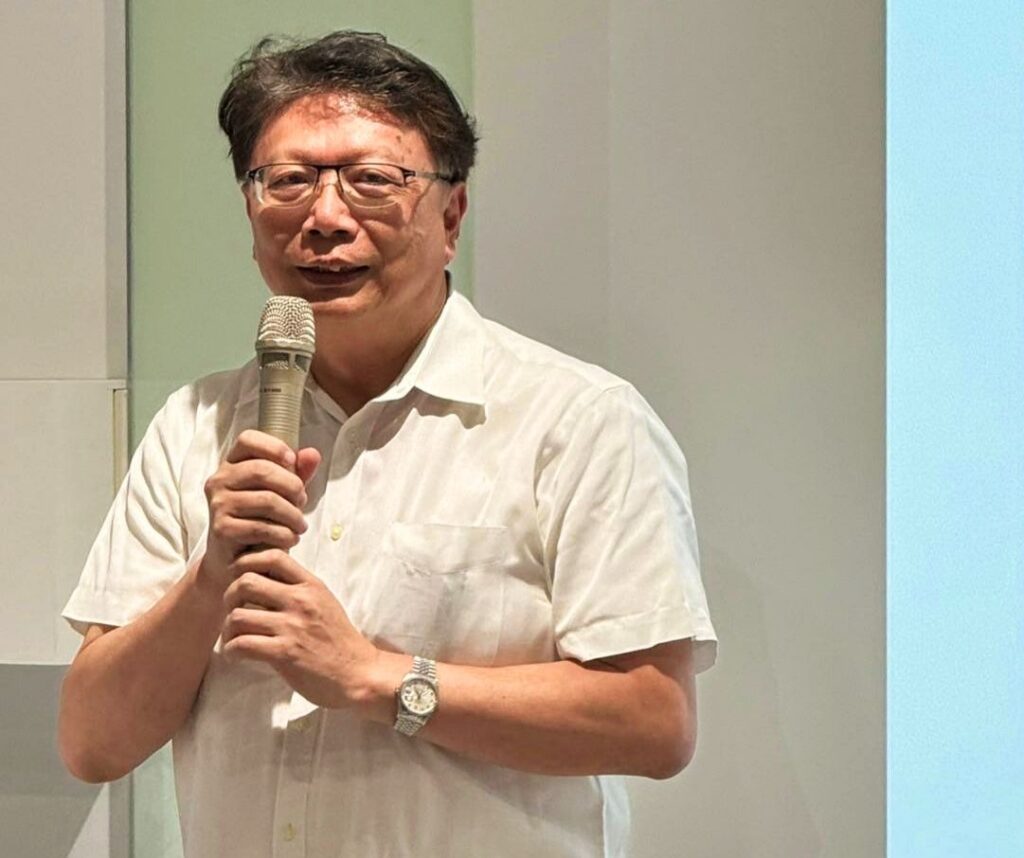 ▲前輩藝術家陳植棋的孫子陳子智,也擔任這次特展活動的共同策畫人。(圖/呂學偉 提供)