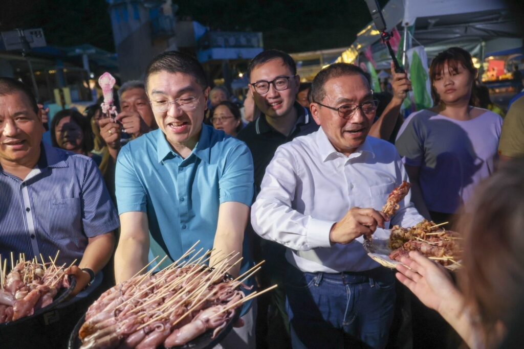 ▲新北市長侯友宜（右）與基隆市長謝國樑合作推廣山海產業。（圖/新北市漁業處 提供）