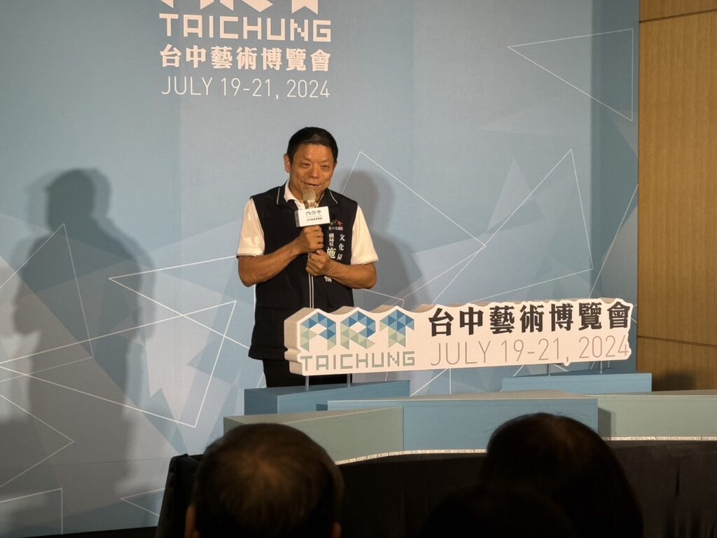臺中市政府文化局副局長施純福致詞。（圖/文化局提供）