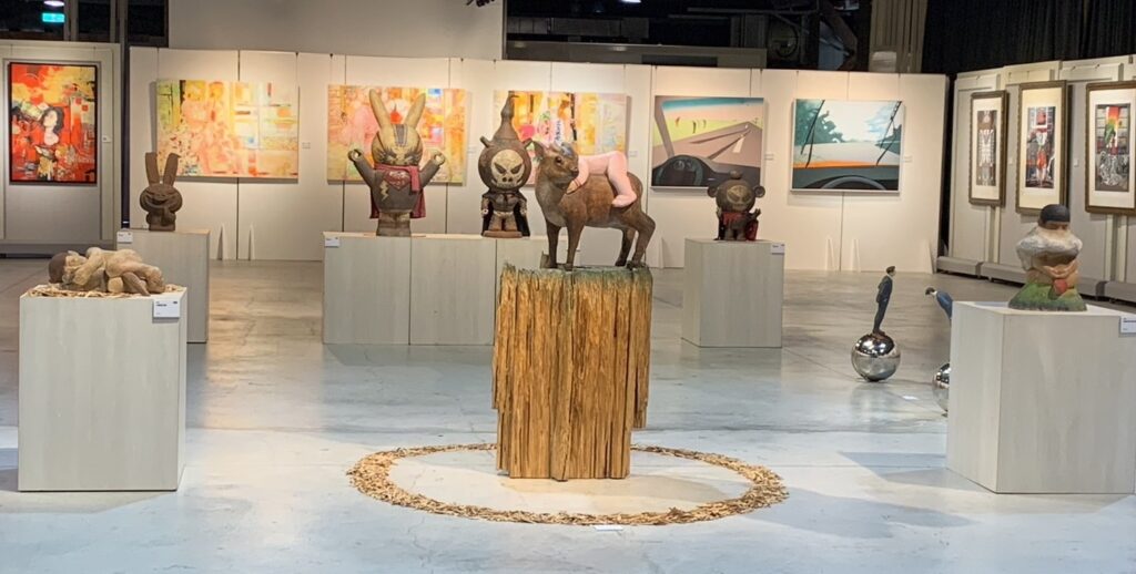 黃湘智作品〈水獺與孩童〉、〈入夢〉、〈冥想系列-夏日微涼〉。（圖/文化局提供）